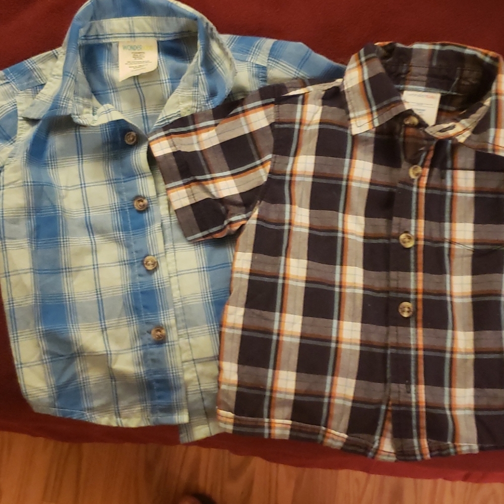 2 short sleeve button up shirts